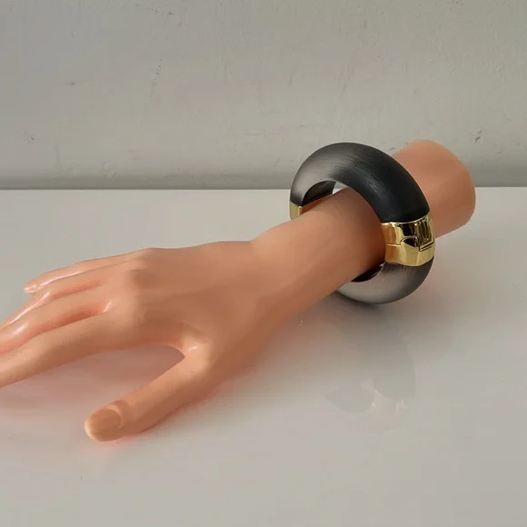 ALEXIS BITTAR Large Molten Lucite Hinge Bracelet, Black/Gold